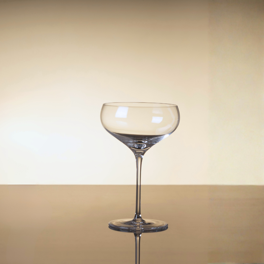 125ml_Coupette_Lifestyle_1_.png