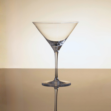 125ml_Martini_Glass_Lifestyle_1.png