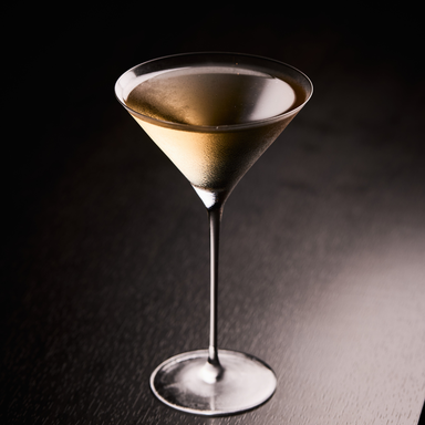 Tall_Martini_Glass_Lifestyle_1.png